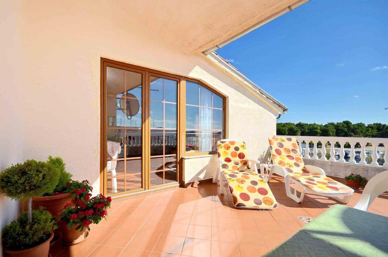 Apartment And Rooms Artina Vodice Exterior foto