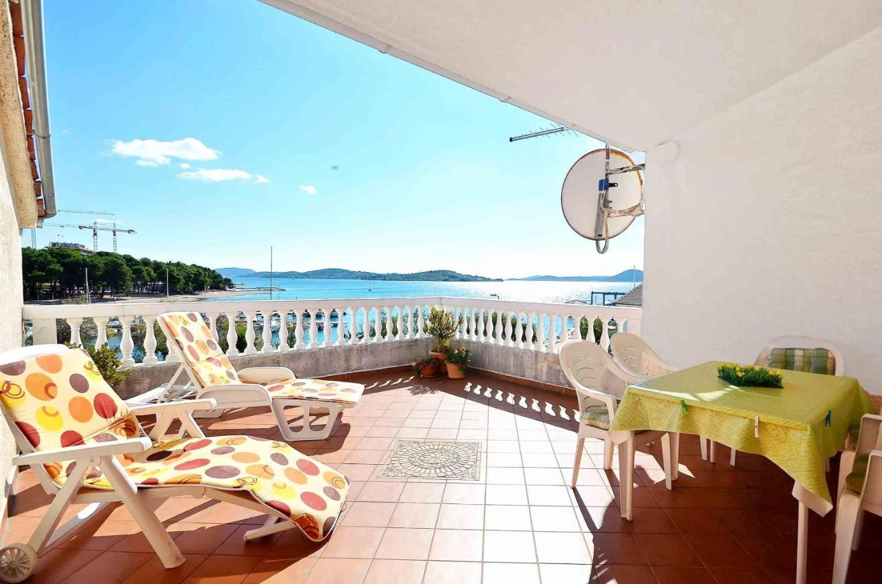 Apartment And Rooms Artina Vodice Exterior foto