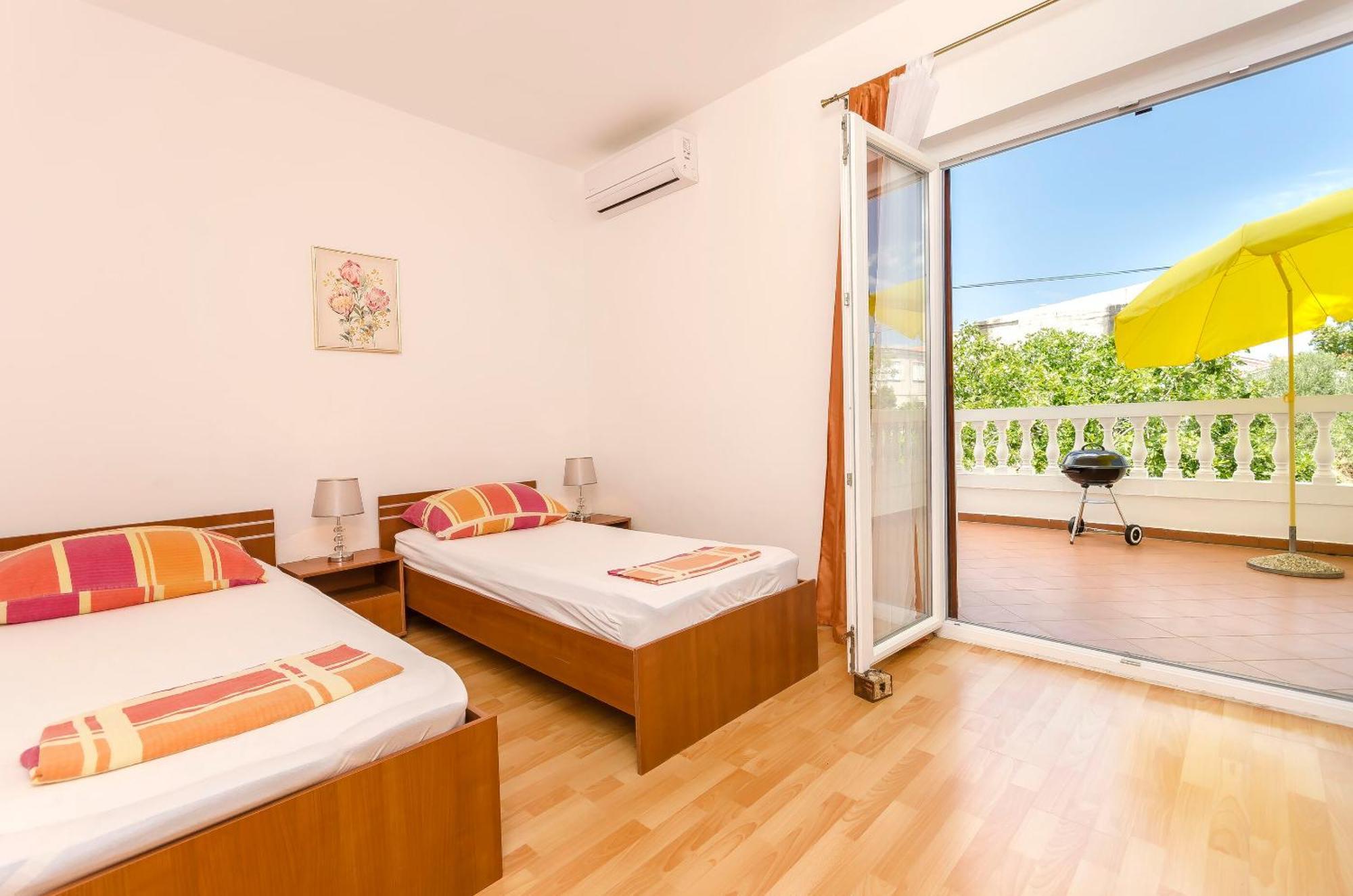 Apartment And Rooms Artina Vodice Exterior foto