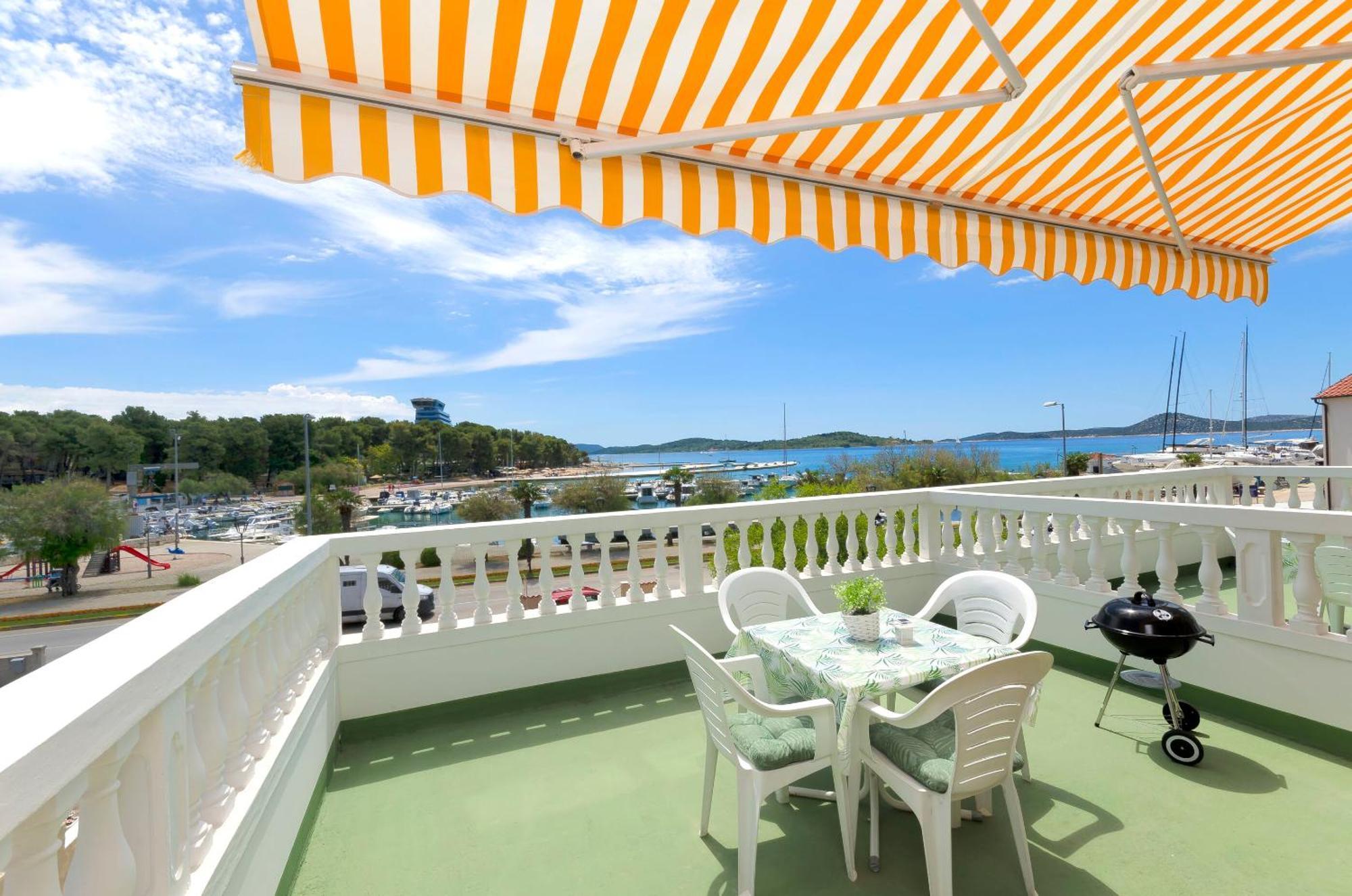 Apartment And Rooms Artina Vodice Exterior foto