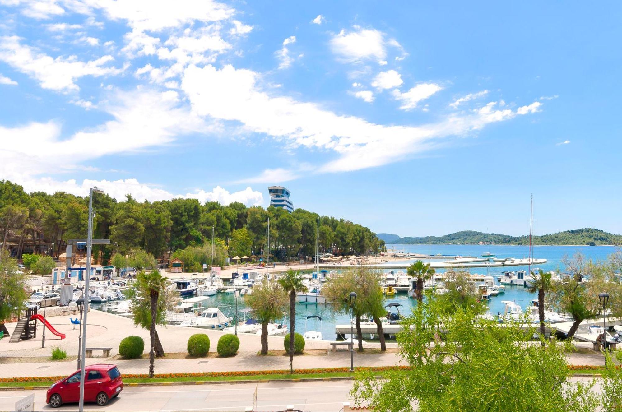 Apartment And Rooms Artina Vodice Exterior foto