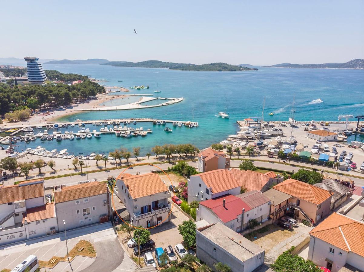 Apartment And Rooms Artina Vodice Exterior foto